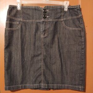 JW Women's Blue Denim Skirt Button FRONT Size 16-BACK BOW AND SLIT-KNEE LENGTH